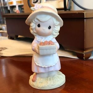 Sold -▪️3 for 25▪️You’re the Berry Best Precious Moments